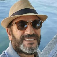 Longue exp&eacute;rience dans l'enseignement et les cours particuliers, auteurs de livres parascolaires(34ans) niveau bac