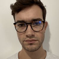 Dipl&ocirc;m&eacute; d'une &eacute;cole d'ing&eacute;nieur en m&eacute;canique et mat&eacute;riaux, donne des cours de maths du coll&egrave;ge au lyc&eacute;e.