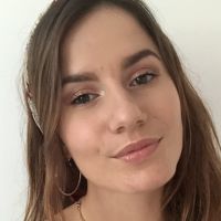 Dipl&ocirc;m&eacute;e d'un Master 2 en relations internationales &agrave; l'ISIT, &eacute;cole d'interpr&egrave;tes et de traducteurs &agrave; Paris