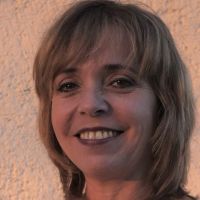 Cubaine dipl&ocirc;m&eacute;e en droit (Master 2) propose cours d'espagnol tous niveaux (conversation, pr&eacute;paration examens ou expat)