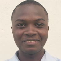 titulaire d'un master en math&eacute;matiques propose des cours