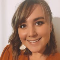 Professeure certifi&eacute;e propose cours d&rsquo;&eacute;co-gestion, droit, management, marketing, et de l&rsquo;aide au devoir en primaire