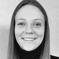 Titulaire d&rsquo;un DCG, et &eacute;tudiante en Expert Financier et Administratif, j&rsquo;aide aux devoirs de la petite classe &agrave; la 2nde.