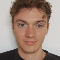 &Eacute;tudiant en double master &agrave; la facult&eacute; de m&eacute;decine donne des cours de maths et SVT