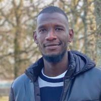 Professeur de Maths, je suis actuellement en Master 1 Maths fondamentales et appliqu&eacute;es &agrave; Poitiers.