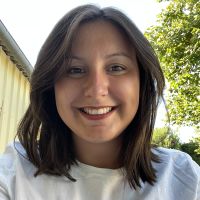 Professeur des &eacute;coles donne cours niveau coll&egrave;ge