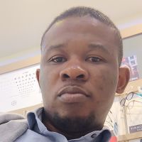 Professeur de math&eacute;matiques  j'aide &agrave; la pr&eacute;paration au bac et au brevet. Je donne des cours de soutien scolaire &agrave; domic