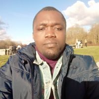 Titulaire d'une licence en &eacute;conomie au Congo et en formation en Master RH veux aider les &eacute;l&egrave;ves &agrave; leur difficult&eacute;s