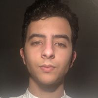 El&egrave;ve en gestion des entreprises et administratives, donne cours niveau coll&egrave;ge.