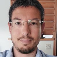 Bonjour, je suis un jeune homme titulaire d'un BAC littéraire avec mention en Français, et d'un Master 2 Grandes Ecoles