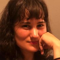 Titulaire d’un Bachelor en Anglais, j’ai vécu 7 ans en Australie. J’aide pour tous les niveaux: du débutant au confirmé.