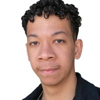 Etudiant en Droit et en science politique donne cours d'Histoire, de SES, d'expression orale.