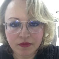 Professeure certifi&eacute;e en lettres modernes et je travaille au lyc&eacute;e g&eacute;n&eacute;ral depuis 16 ans.