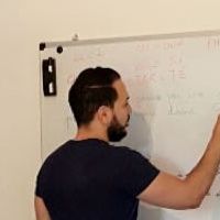 Professeur g&eacute;n&eacute;raliste du secondaire en Suisse, j'aide sur tous les niveaux et toutes les branches