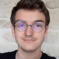 Etudiant en pr&eacute;paration pour le concours des Beaux-arts, titulaire du bac avec la sp&eacute;cialit&eacute; Humanit&eacute; Litt&eacute;rature Philo.