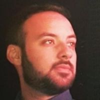 Licence en finance et compatabilite, master en administration des affaires.