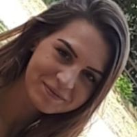 Professeur particulier enseigne et aide, en français et langues vivantes