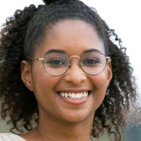 Dipl&ocirc;m&eacute;e d'un master de sciences financi&egrave;res, je propose mon accompagnement en maths tout l'&eacute;t&eacute;