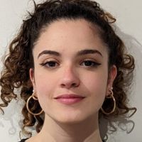 Dipl&ocirc;m&eacute;e d'un Master de droit et journalisme, je donne des cours pour tous niveaux en fran&ccedil;ais, anglais et espagnol