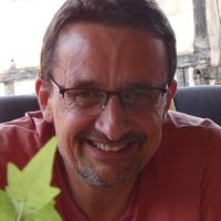 Professeur certifié de Lettres Classiques, j'enseigne avec passion de la 6è à la 1ere