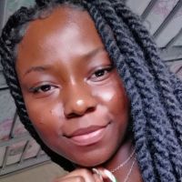 Etudiante en management du luxe &agrave; Paris, je propose de cours de portugais