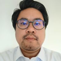 Diplômé du Certificate of Completion from MCC in USA