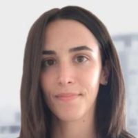 Titulaire d'un master en Langues Appliqu&eacute;es (anglais, espagnol, portugais)