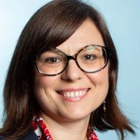 Dipl&ocirc;m&eacute;e d'ESSEC ayant exerc&eacute; des postes &agrave; responsabilit&eacute; donne des cours d'Anglais, d'&eacute;conomie, sciences sociales