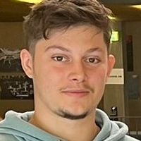 Actuellement étudiant à l'EDHEC après avoir été élève en classe préparatoire ECS, je propose des cours de Mathématiques