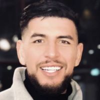 Professeur d&rsquo;&eacute;lectrotechniques donne des cours d&rsquo;&eacute;lectrotechniques