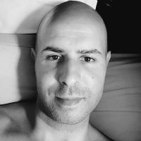 Anciens professeur de sport de la marine et  sp&eacute;cialis&eacute;  en musculation je suis disponible  pour toute accompagnement