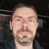 Papa passionn&eacute; par la transmission du savoir donne cours de soutien et de musique aux jeunes et aux enfants