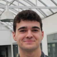 Etudiant en &eacute;cole sup&egrave;rieur de commerce propose des cours de maths, d'anglais ou d'histoire-g&eacute;o