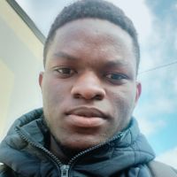 &Eacute;tudiant en &eacute;lectronique, propose des cours de maths en Visio