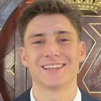 Dipl&ocirc;m&eacute; d'un bac S (nouveau bac) et &agrave; la fin d'nue pr&eacute;pa HEC, je souhaite aider tout le monde &agrave; progresser !