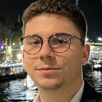 Etudiant en &eacute;cole de Commerce et titulaire d'un Bac S mention TB, je propose des cours/aide aux devoirs par web cam