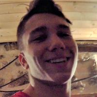 Autodidacte, j'apprend l'anglais depuis 4 ans, j'aide les &eacute;l&egrave;ves &agrave; am&eacute;liorer leur Anglais en comprenant leurs faiblesses