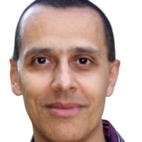 Professeur exp&eacute;riment&eacute; donne cours de math&eacute;matiques et de sciences physiques en visio