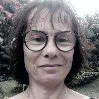 Professeure d&eacute;tentrice d'un DU Troubles Sp&eacute;cifiques du Langage et des Apprentissages, donne cours du CP &agrave; 6&egrave;me.