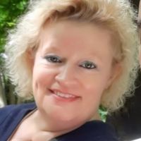 D'origine allemande avec plus de 26 ans d'exp&eacute;rience je donne des cours niveau A1 - C2 en visio