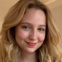 &Eacute;tudiante en deuxi&egrave;me ann&eacute;e de master de litt&eacute;rature g&eacute;n&eacute;rale et compar&eacute;e, je propose un apprentissage bienveillant