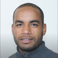 professeur de l'education nationale donne des cours des SVT