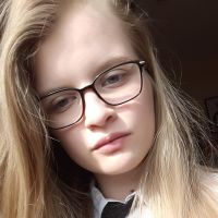 Volontaire service civique dans une &eacute;cole primaire et maternelle propose des cours en ligne