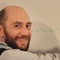 Dipl&ocirc;m&eacute; de l'Universit&eacute; de Poitiers propose des cours de soutien scolaire en Math&eacute;matiques et Physique-Chimie