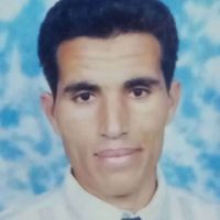 Professeur de l'&eacute;ducation nationale donne cours niveau coll&egrave;ge