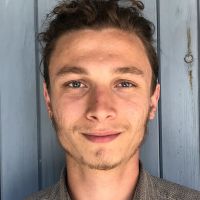 Titulaire d'un master 2 en sciences des et contaminations des eaux, j'aime enseigner aux enfants