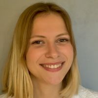 Fran&ccedil;aise native et dipl&ocirc;m&eacute;e &agrave; l'Universit&eacute; de Bath apr&egrave;s 4 ans en Angleterre, je propose des cours d'Anglais/Fran&ccedil;ais