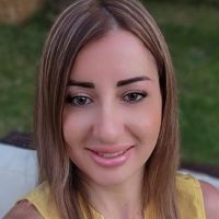 Titulaire d'un dipl&ocirc;me d'enseignement et d'un dipl&ocirc;me en nutrition , je donne des cours en visio et soutien scolaire