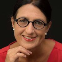 Professeur exp&eacute;riment&eacute; de l'Education nationale donne cours de philosophie, lettres classiques et langues