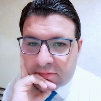 Professeur de l'&eacute;ducation nationale donne cours d'Anglais et de Fran&ccedil;ais